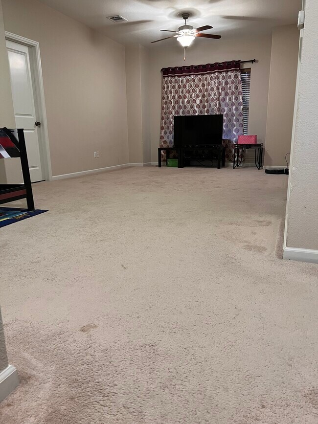 2nd floor Living - 13204 Hymeadow Cir