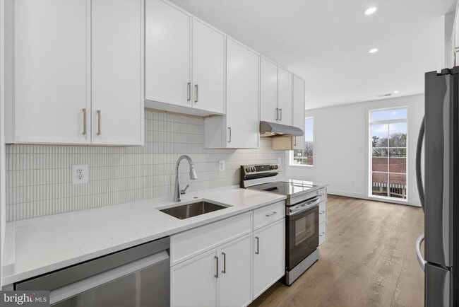 Building Photo - 117 N 21st St