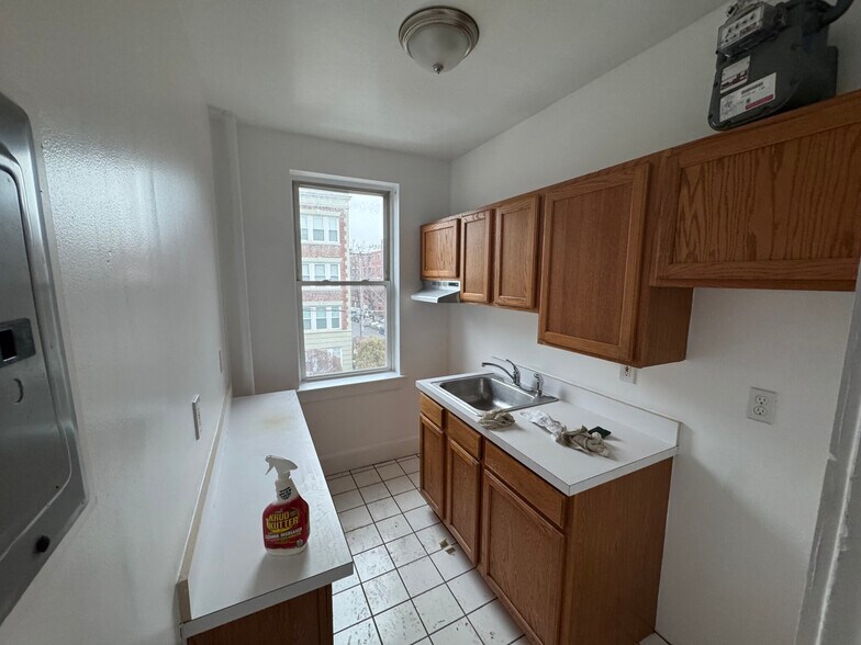 Building Photo - 100 Brainerd Rd