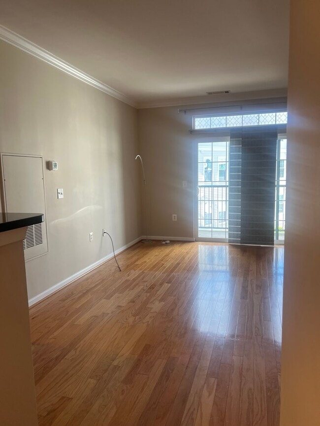 Building Photo - Crystal City 1 bedroom 1 bath condo