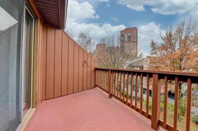 Building Photo - 572 Sanderling Ct