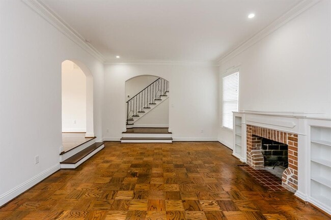 Building Photo - 3125 Wroxton Rd