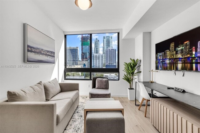 Building Photo - 225 N Miami Ave