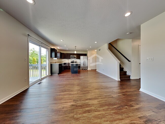 Building Photo - 3260 Blue Springs Dr