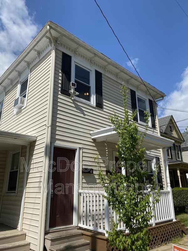Primary Photo - 806 Weedon St