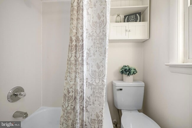 Building Photo - 75 S Washington Dr