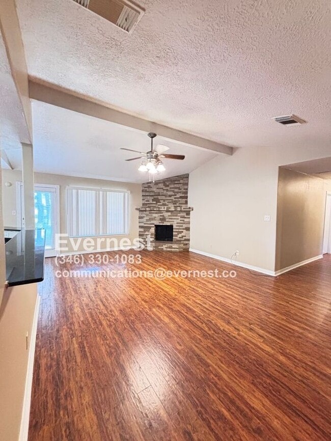 Building Photo - 25127 Tuckahoe Ln