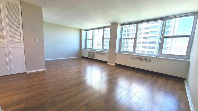Building Photo - 4250 N Marine Dr