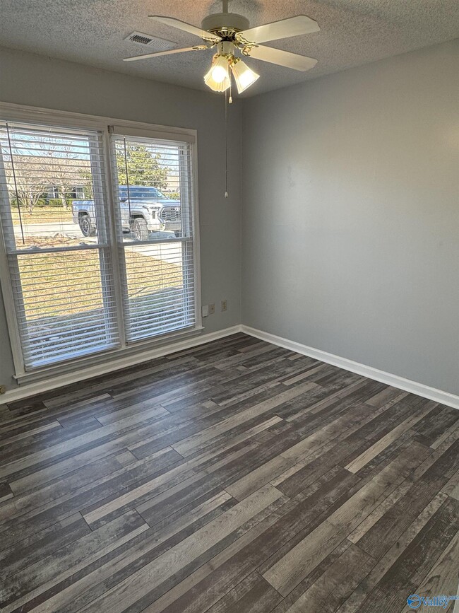 Building Photo - 12820 Oliver Ln
