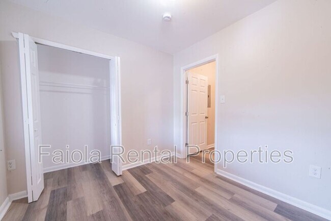 Building Photo - 112 N High St