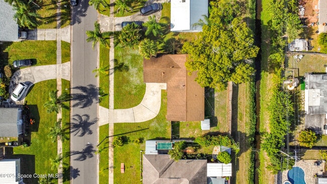 Building Photo - 1076 Coronado Dr