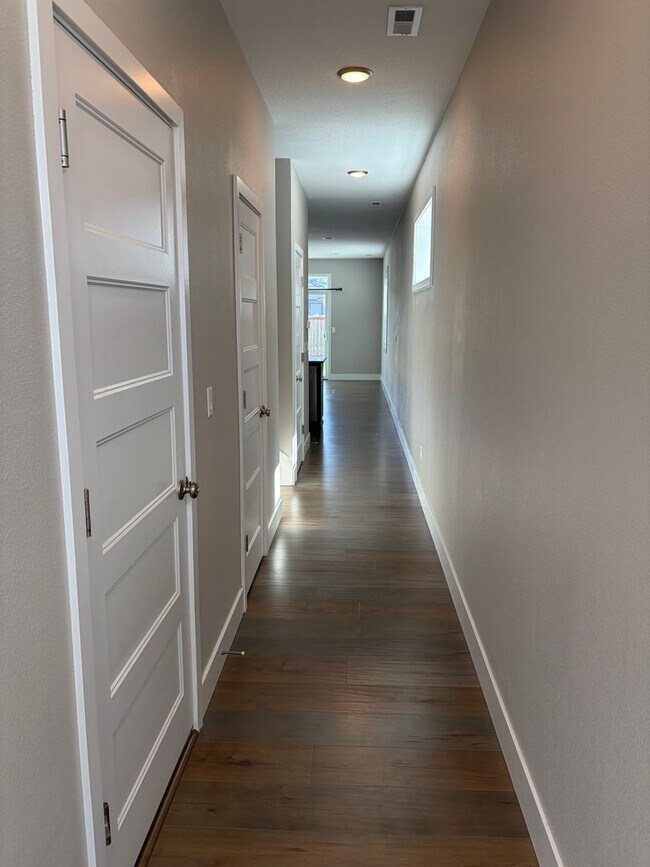 Building Photo - Lovely Home in Newberg's Riverfront Neighborhood