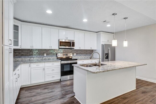 Building Photo - 5772 Lilburn Stone Mountain Rd