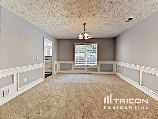 Building Photo - 648 Stonecrest Dr