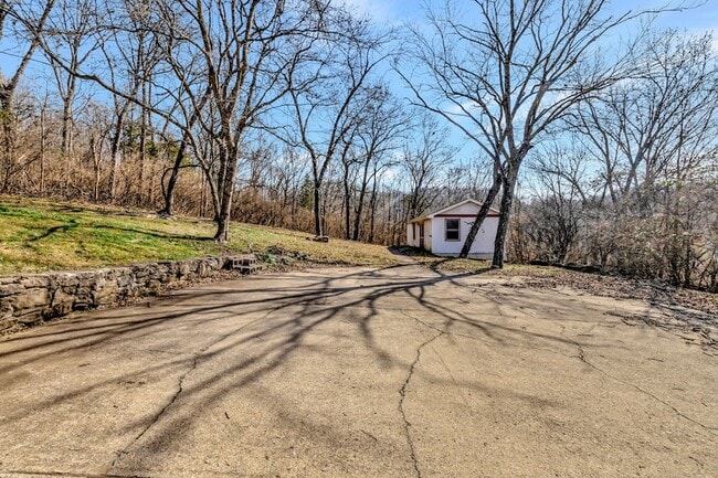 Building Photo - 6469 Fleetwood Dr