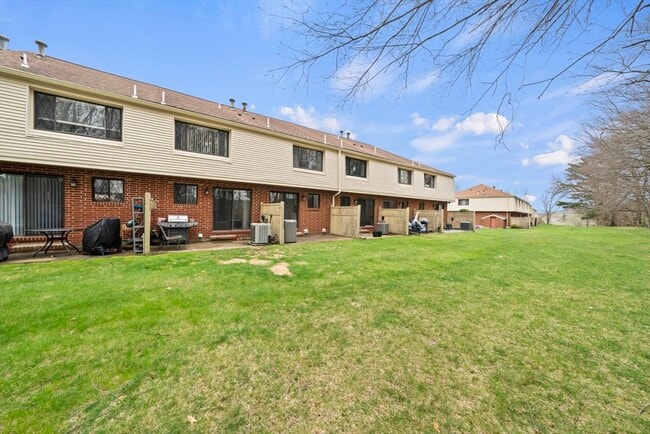 Building Photo - 68 Sterling Ln