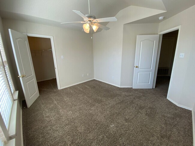 Building Photo - Step into this stunning 4 bedroom, 2.5 bathroom haven that radiates modern elegance and abundant ...