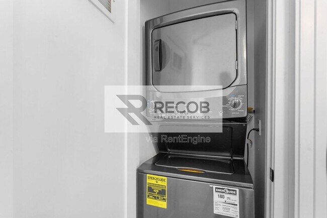 Building Photo - 5252 Adams Ave