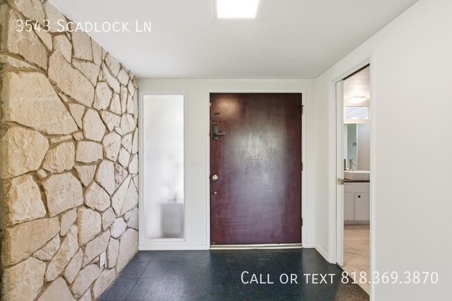 Building Photo - 3543 Scadlock Ln