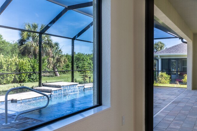 Building Photo - PET FRIENDLY BRAND-NEW LUXURY EXECUTIVE HOME