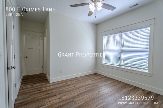 Building Photo - 800 E Grimes Ln