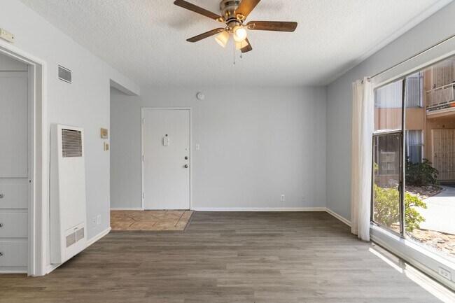 Interior Photo - 3888 Potomac Ave