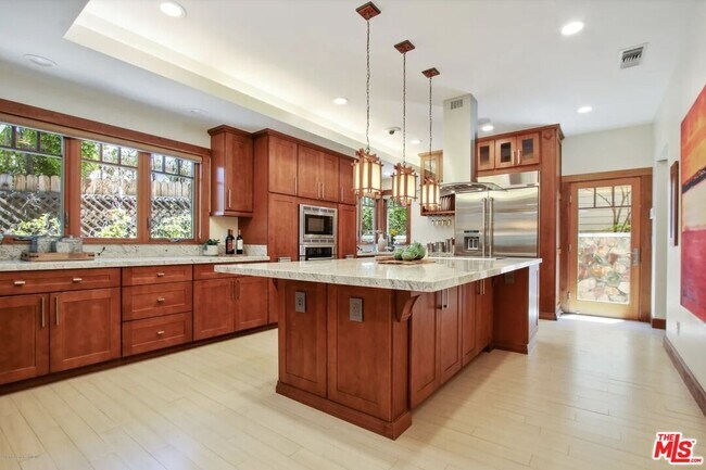 Building Photo - 130 S Arroyo Blvd