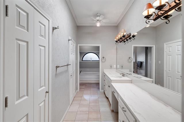 Building Photo - 14773 Bedivere Ct