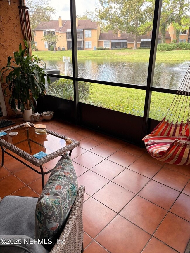 Building Photo - 854 Shoreline Cir