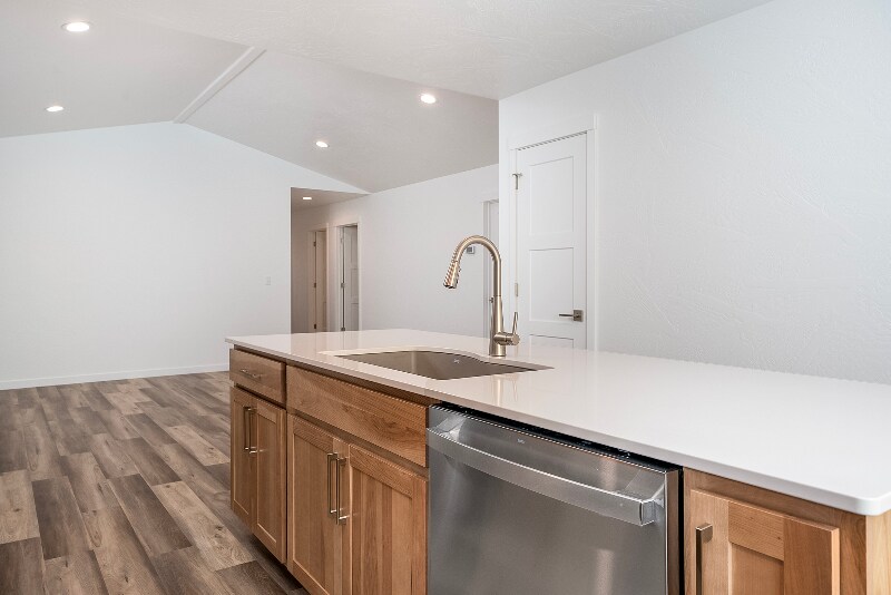 Building Photo - 128 W View Dr