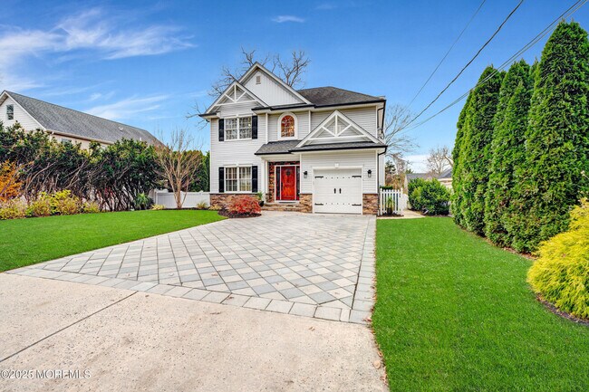 Building Photo - 909 Brookside Ave