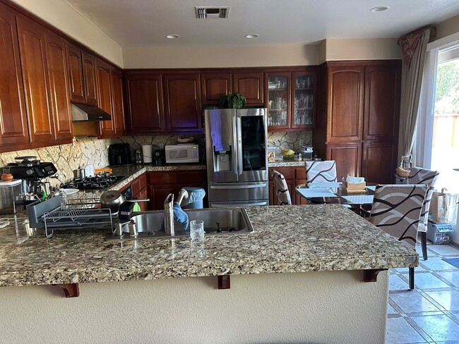 Building Photo - 1013 Ridgeview Dr