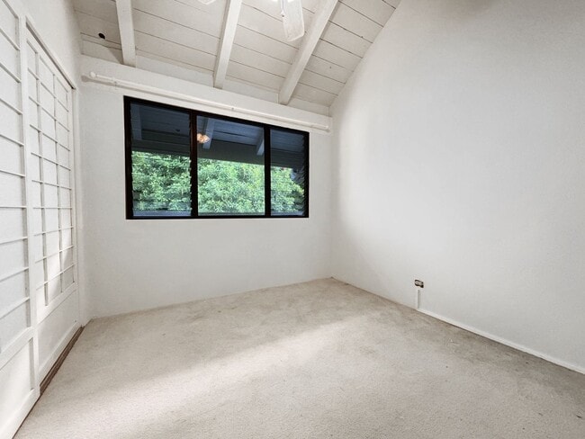 Building Photo - Pet Friendly Hawaii Kai Townhouse with A/C