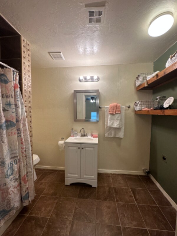 Building Photo - 3329 NE 14th St