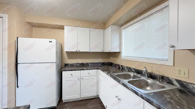 Building Photo - Townhouse in Westover