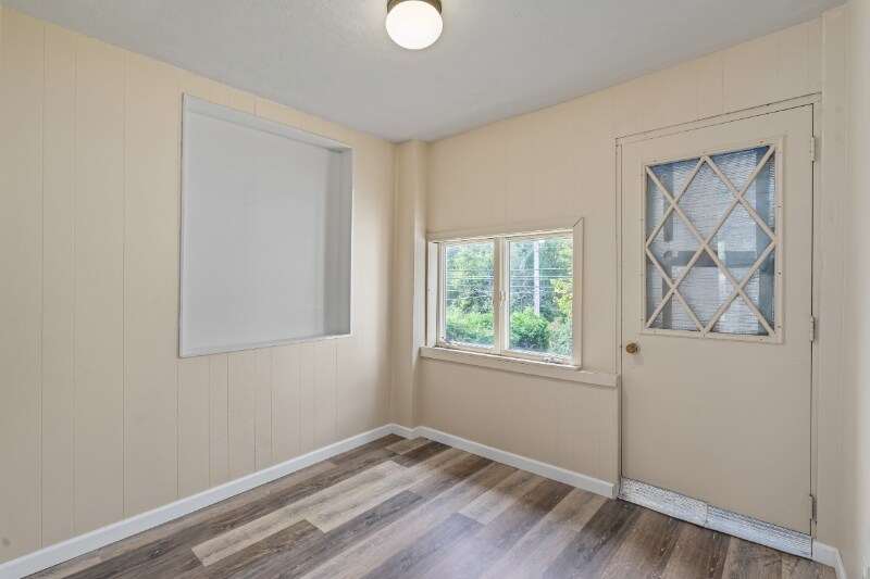 Building Photo - 366 N Main St