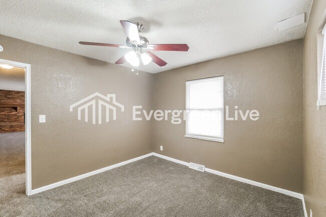 Building Photo - 3106 E 94th St