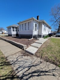 Building Photo - 404 S Mc Clun St