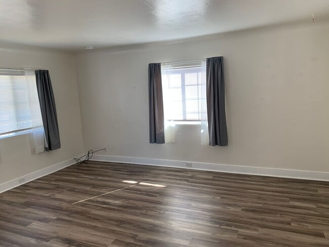 Building Photo - Rare One bedroom single family home