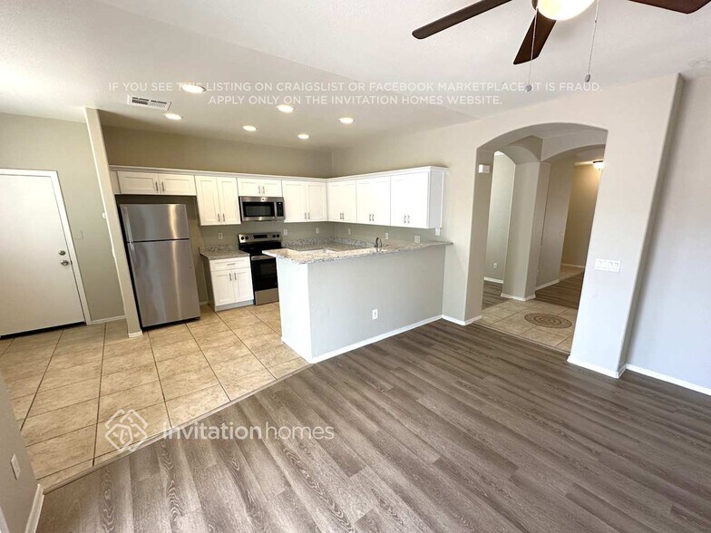 Building Photo - 7211 S 8th Terrace