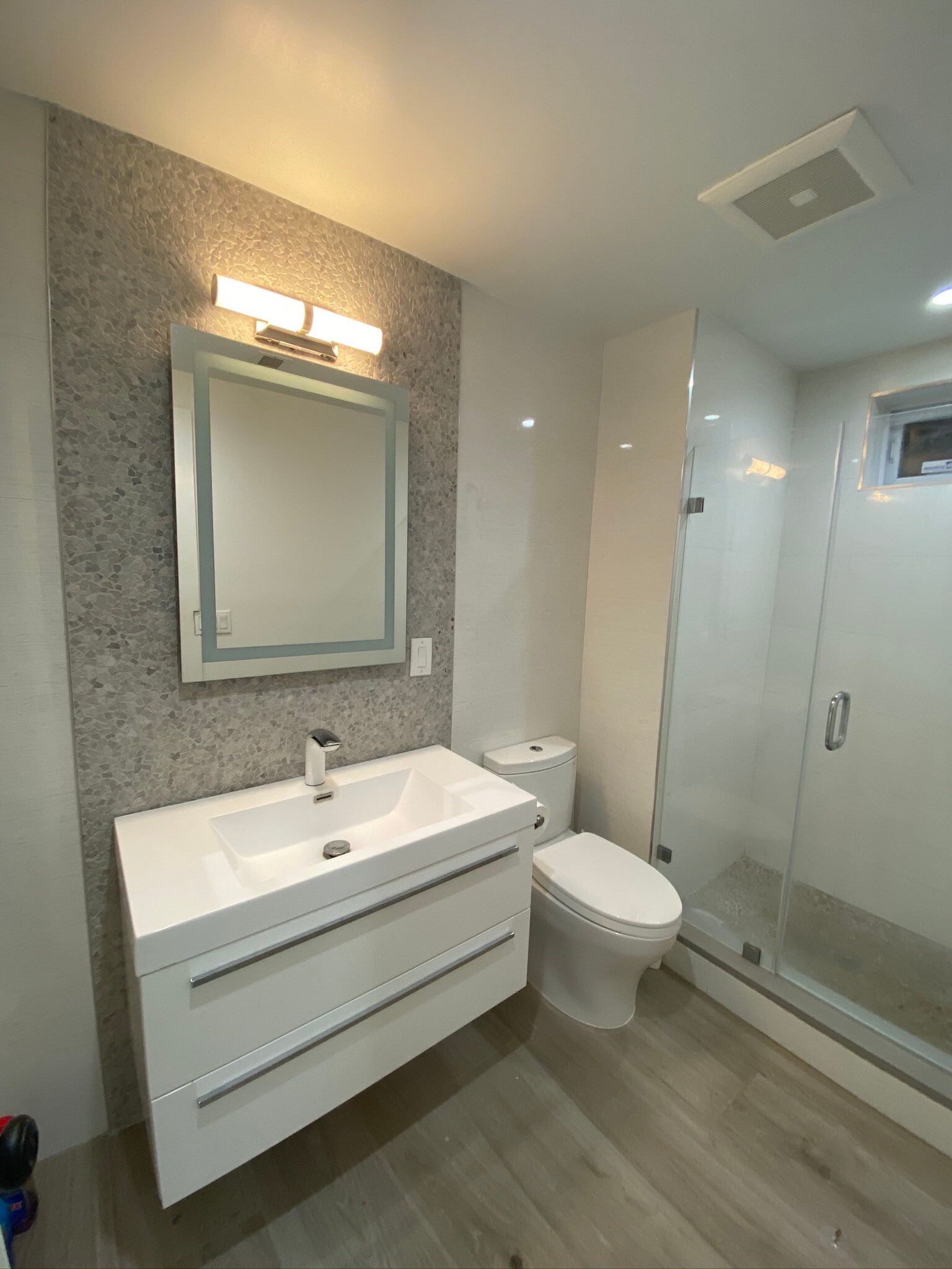 Master bathroom with walk-in shower - 2915 28th St NW