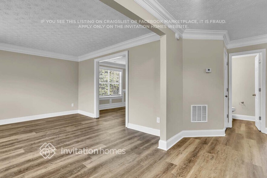 Building Photo - 6054 Trailside Cove