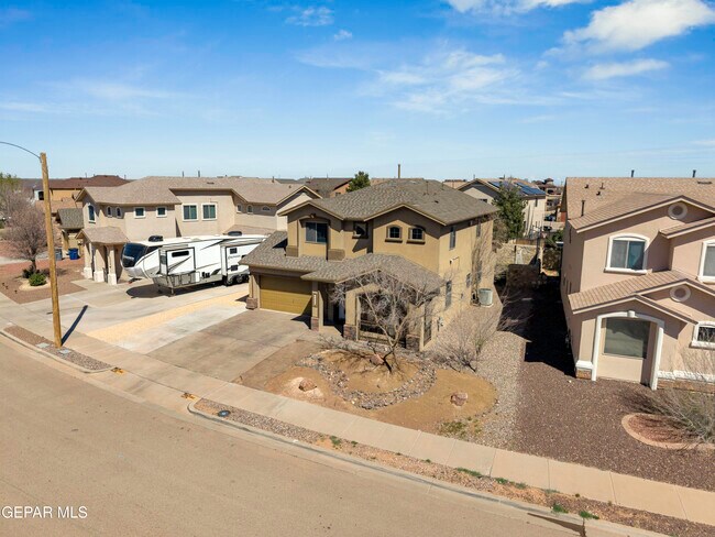 Building Photo - 11512 Robert Lennox Dr