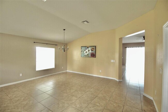 Building Photo - 5739 SW 40th St