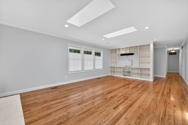 Building Photo - 23017 Timber Creek Ln