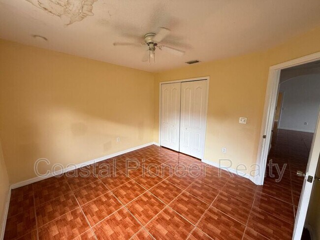 Building Photo - 418 Ohio Way