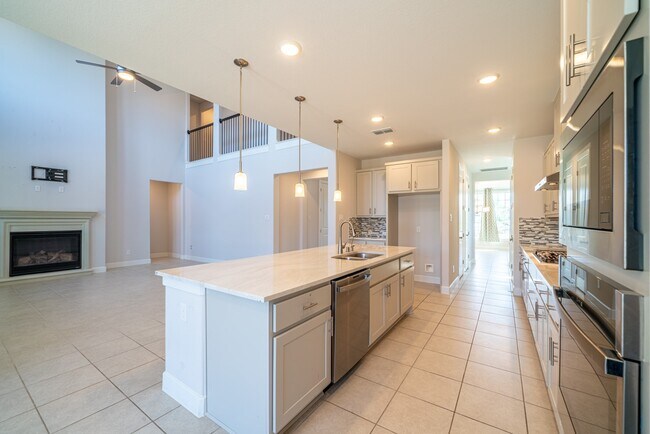 Building Photo - 4706 Llano Lp