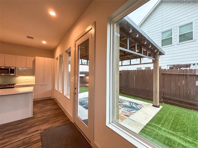 Building Photo - 4402 Bora Bora Ln