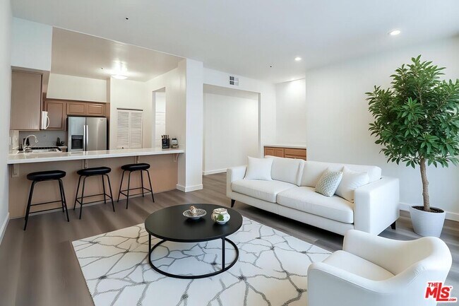 Building Photo - 11920 Goshen Ave