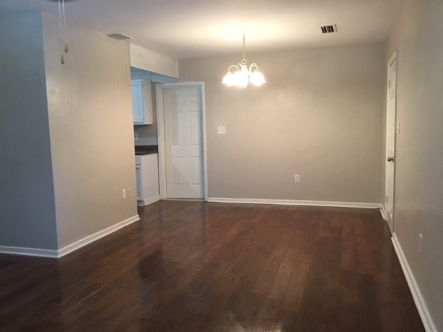 Building Photo - 1614 Sparrow Dr